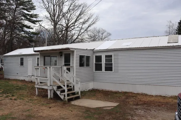 $99,999 | 18 Woodlawn Drive, Allenstown, NH 03275