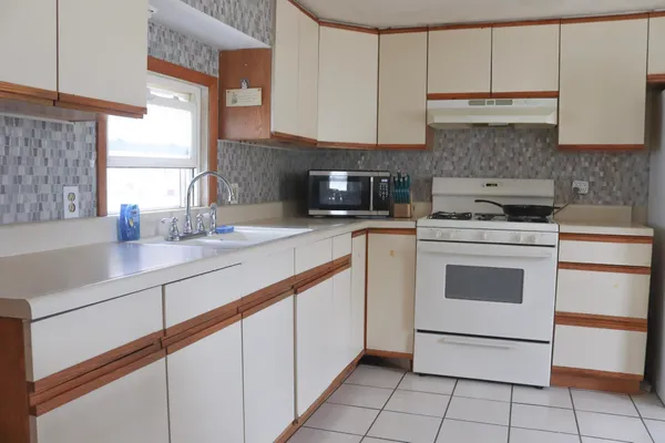 $99,999 | 18 Woodlawn Drive, Allenstown, NH 03275