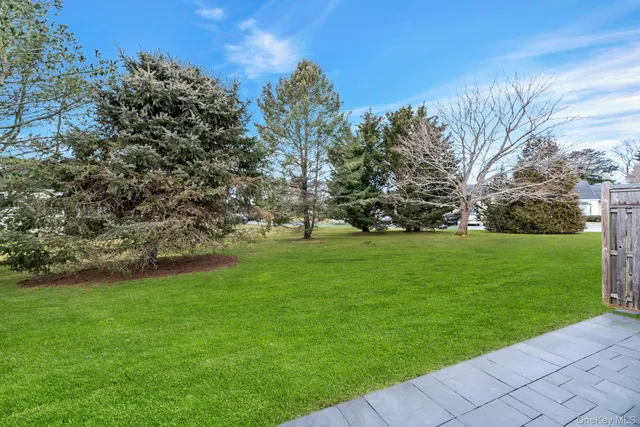 $3,200 | 2555 Youngs Avenue, Unit 4D, Southold, NY 11971