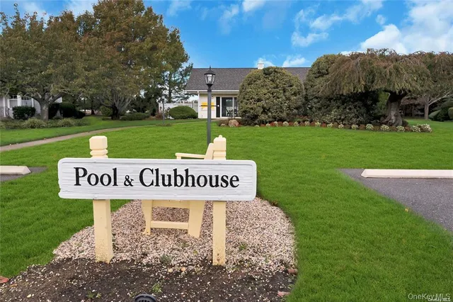 $3,200 | 2555 Youngs Avenue, Unit 4D, Southold, NY 11971