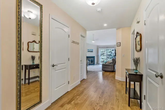 $3,200 | 2555 Youngs Avenue, Unit 4D, Southold, NY 11971