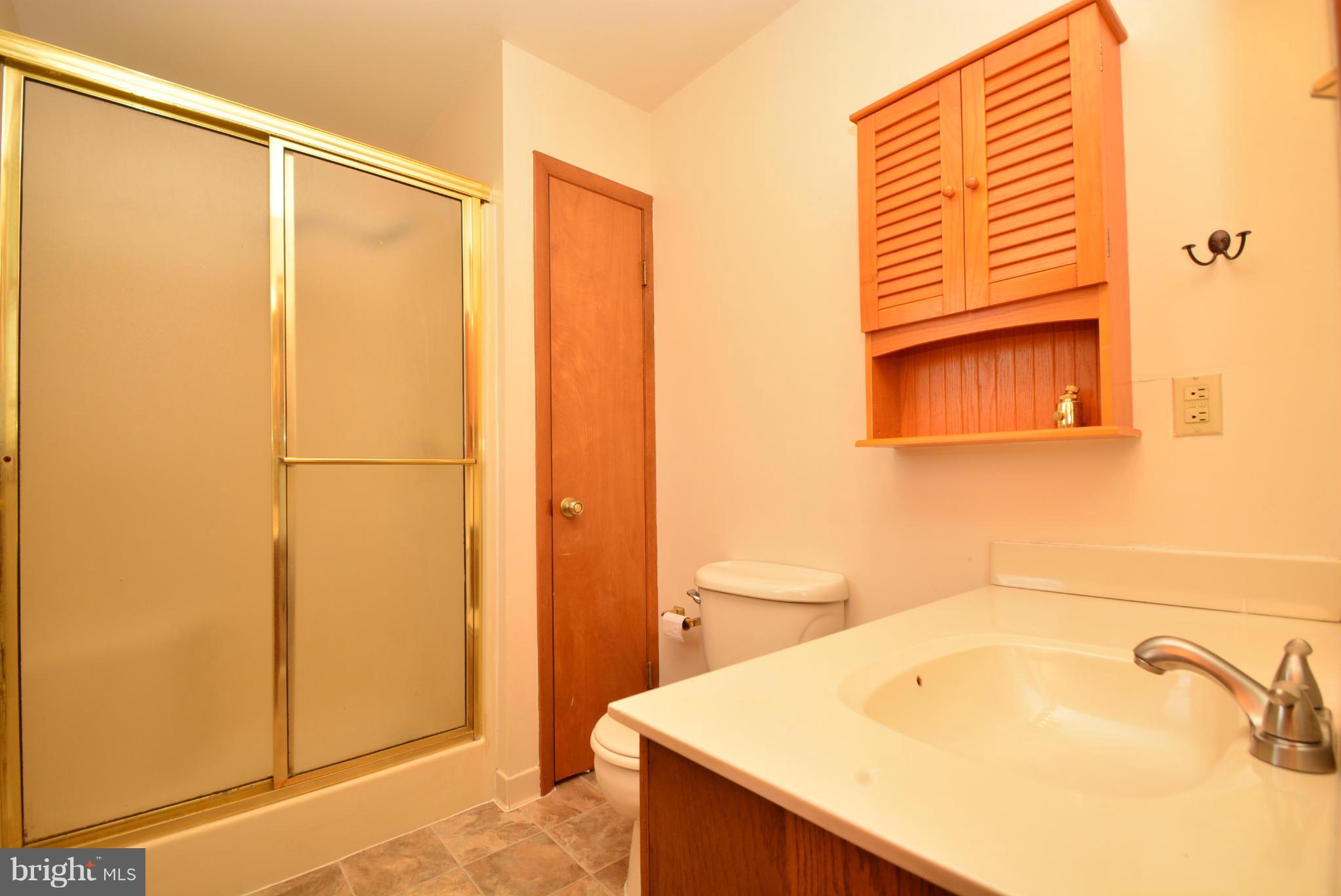 7041 Dunhill Road Baltimore, MD 21222 - Photo 15 of 30 Bath (Master)