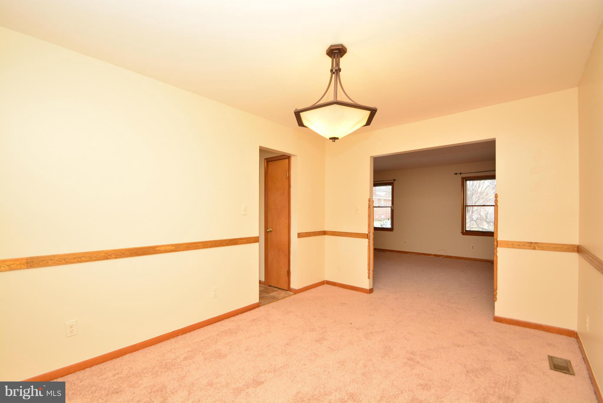 7041 Dunhill Road Baltimore, MD 21222 - Photo 4 of 30 Dining Room