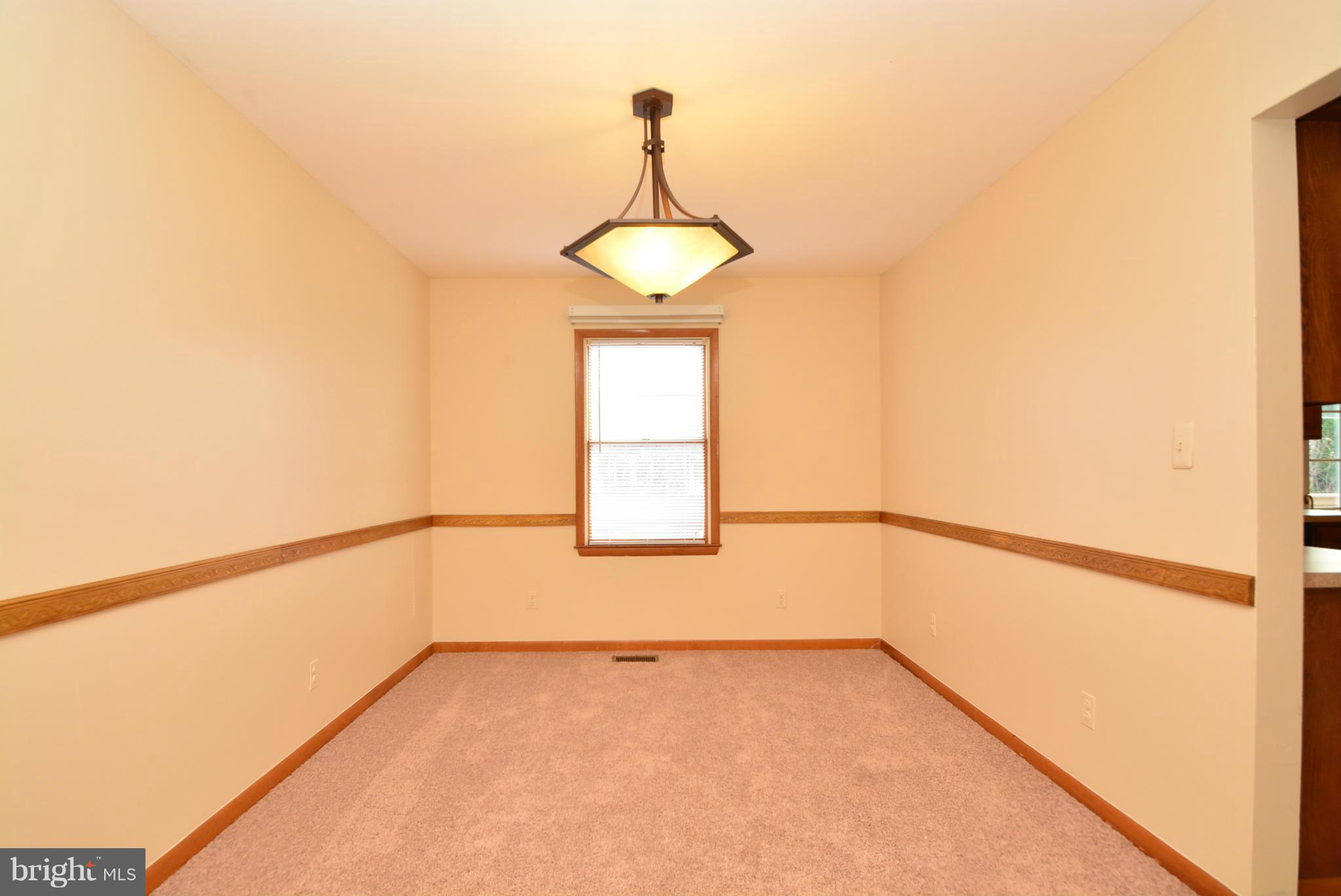 7041 Dunhill Road Baltimore, MD 21222 - Photo 5 of 30 Dining Room
