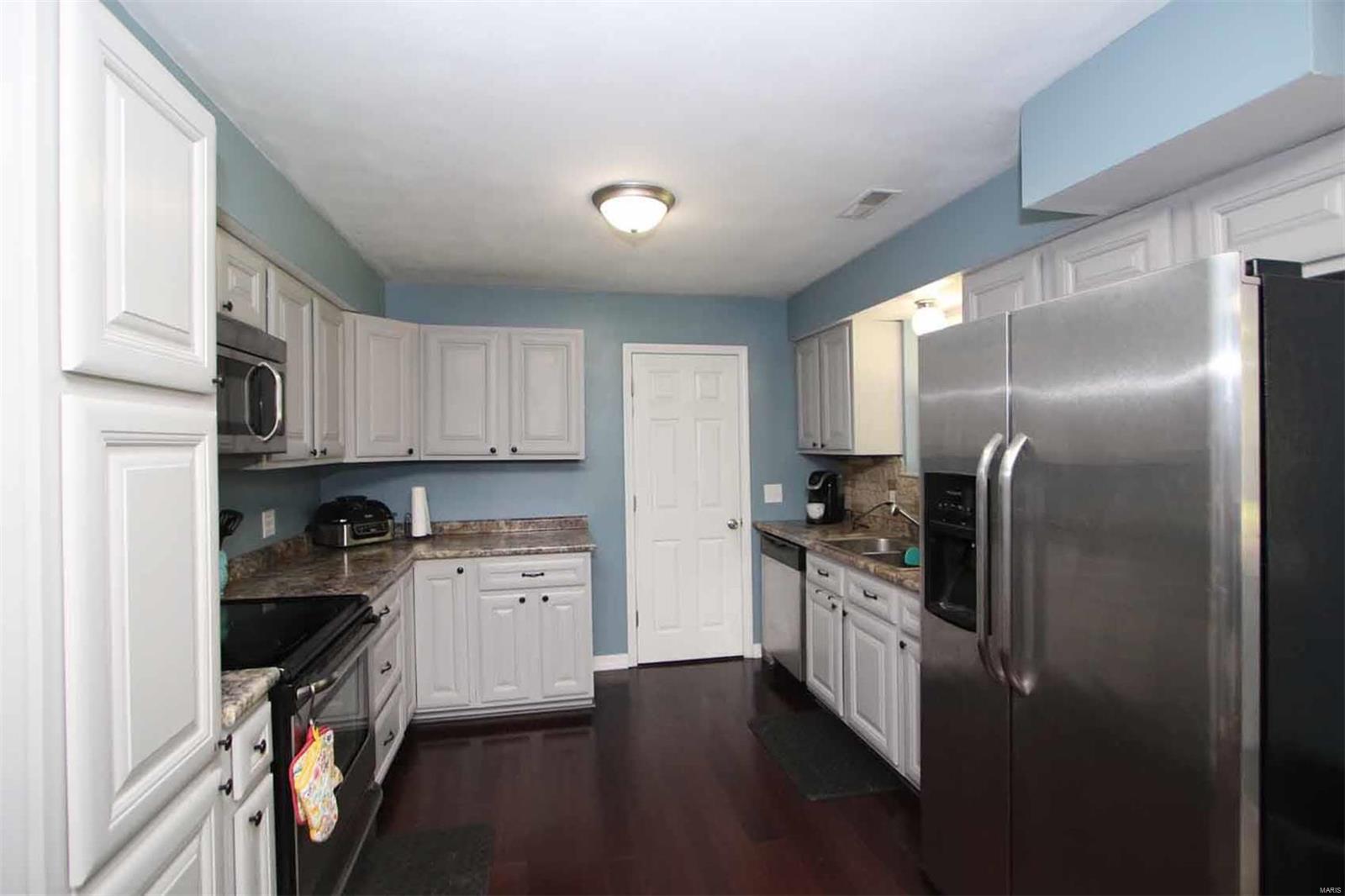 3206 Mission Road Alton, IL 62002 - Photo 11 of 17 Gallery Image 11