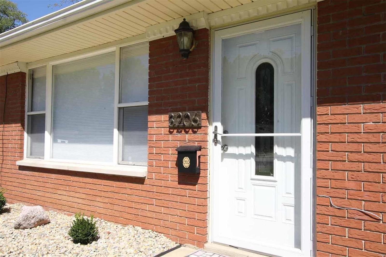 3206 Mission Road Alton, IL 62002 - Photo 8 of 17 Gallery Image 8