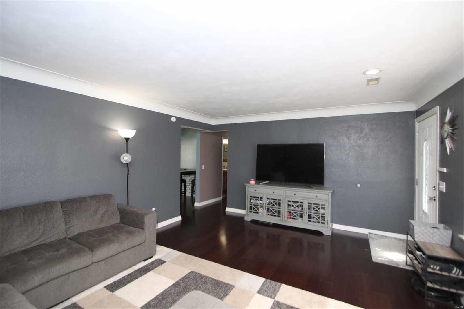 3206 Mission Road Alton, IL 62002 - Photo 9 of 17 Gallery Image 9