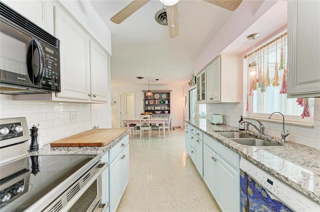 823 Bradenton Road Venice, FL 34293 - Photo 11 of 41