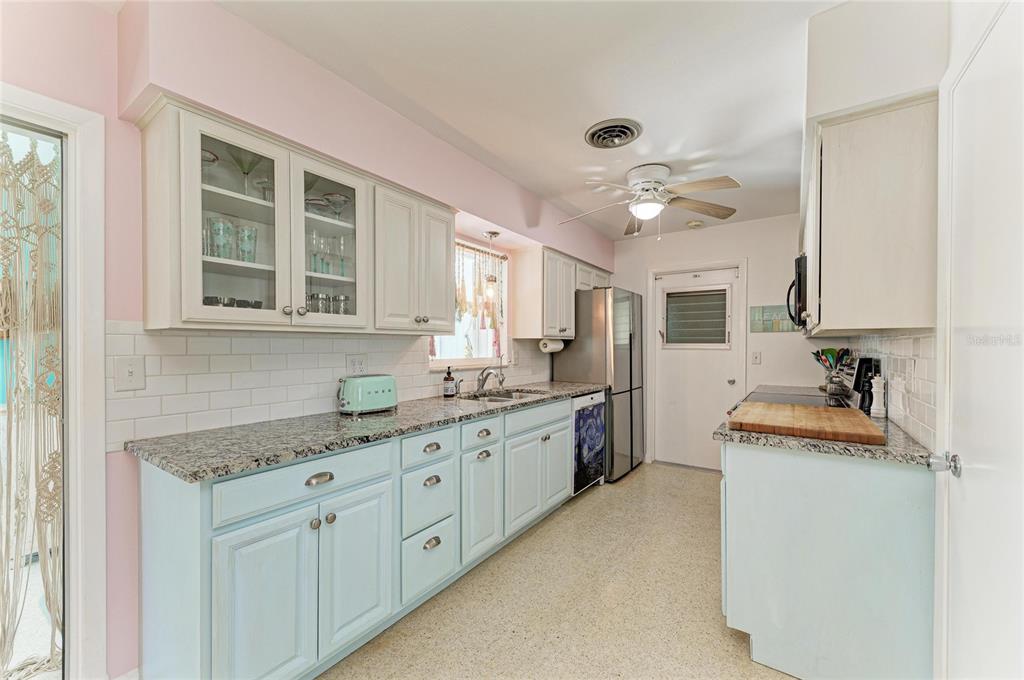 823 Bradenton Road Venice, FL 34293 - Photo 12 of 41