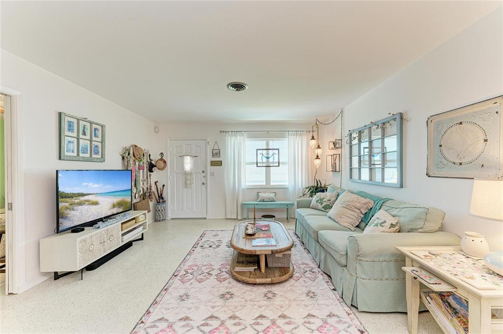 823 Bradenton Road Venice, FL 34293 - Photo 4 of 41