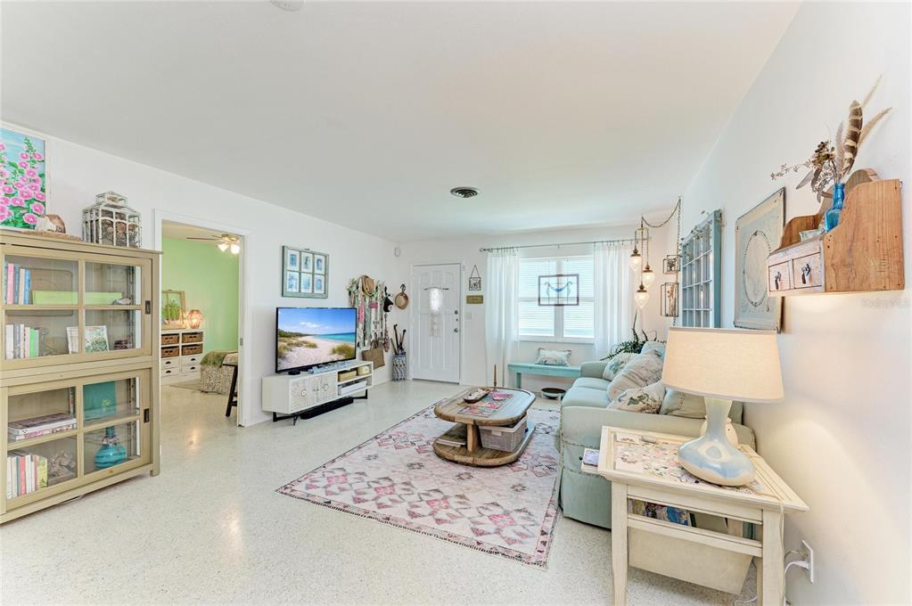 823 Bradenton Road Venice, FL 34293 - Photo 5 of 41