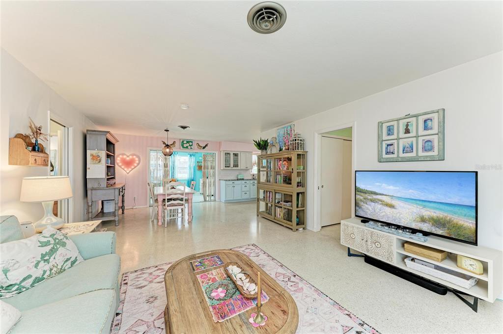 823 Bradenton Road Venice, FL 34293 - Photo 7 of 41