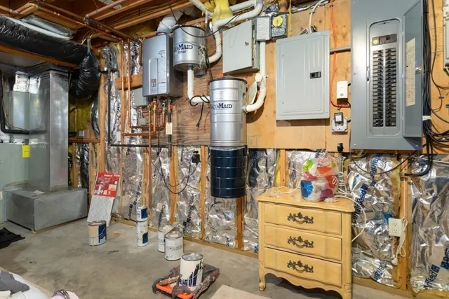 a view of a garage room