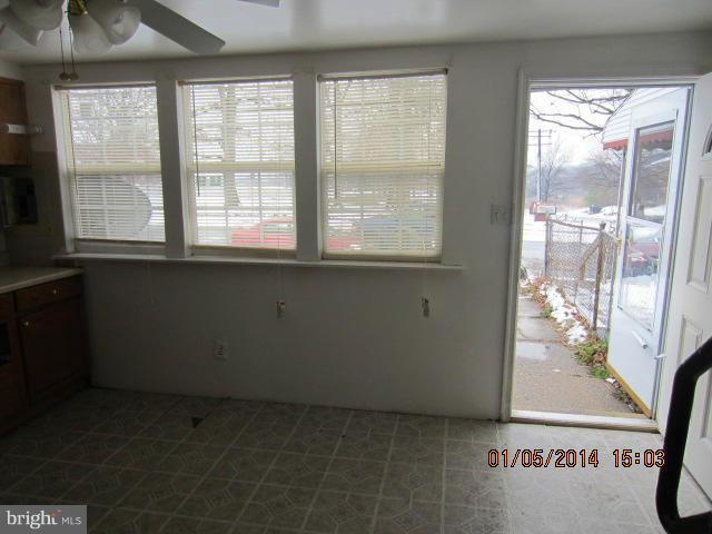 3163 Kessler Road Baltimore, MD 21227 - Photo 4 of 10 Kitchen