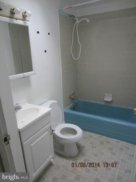 3163 Kessler Road Baltimore, MD 21227 - Photo 6 of 10 Bath