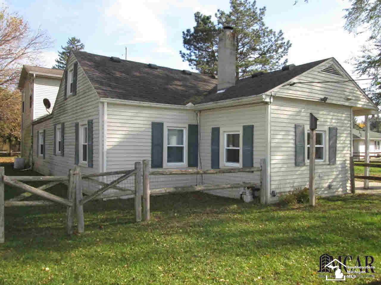 9233 Douglas Road Temperance, MI 48182 - Photo 5 of 26