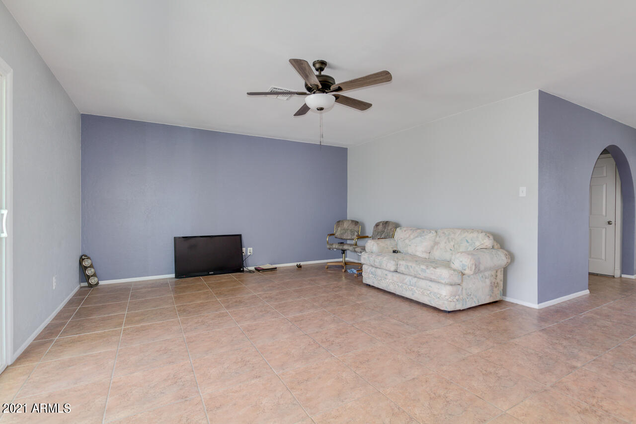 8216 West Piccadilly Road Phoenix, AZ 85033 - Photo 8 of 25 04-Picadilly