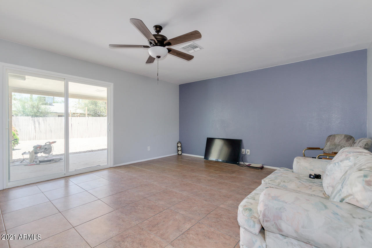 8216 West Piccadilly Road Phoenix, AZ 85033 - Photo 9 of 25 05-Picadilly