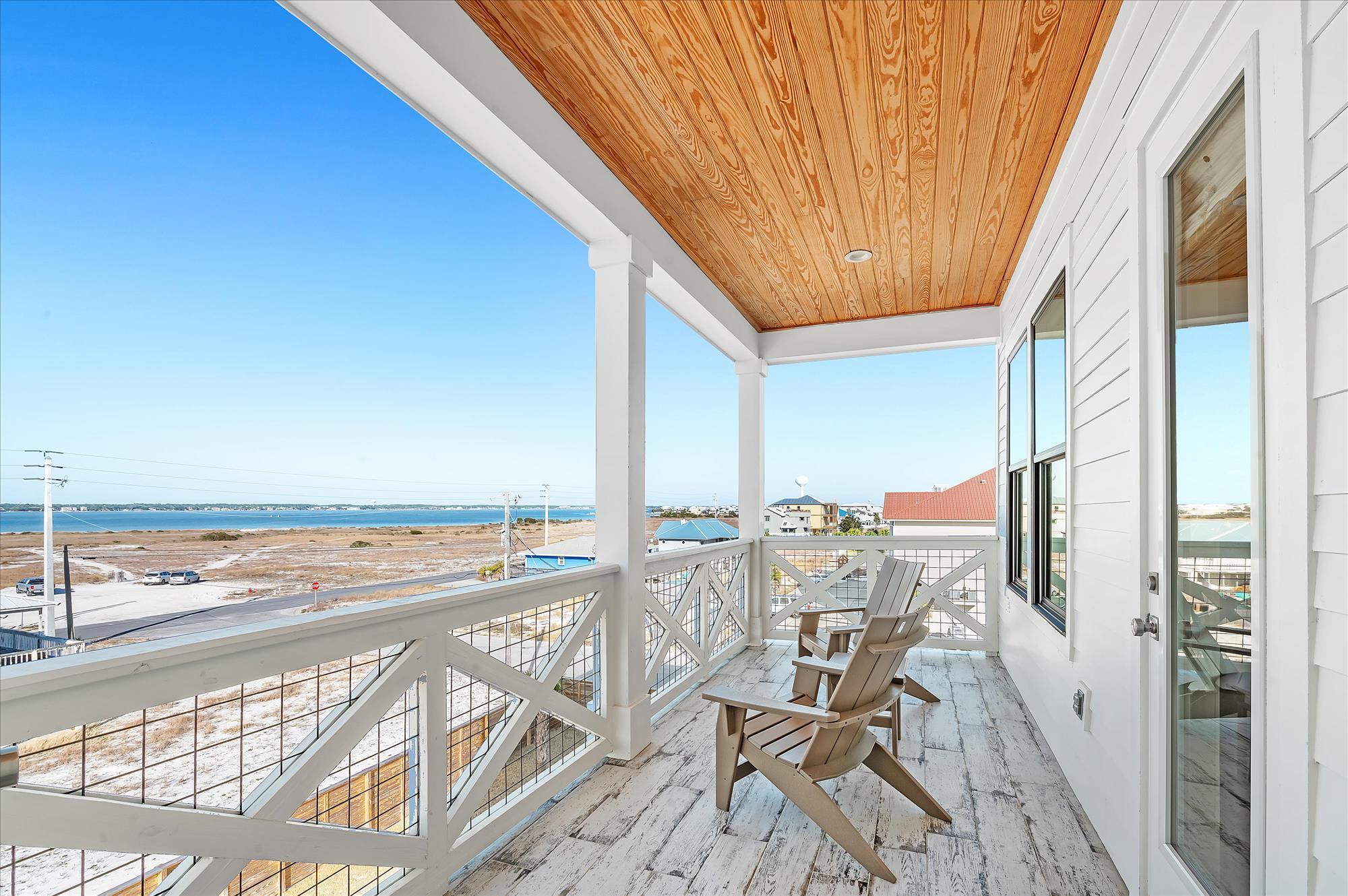 7944 Gulf Boulevard Navarre, FL 32566 - Photo 26 of 86 60_f8_7944Gulf_060