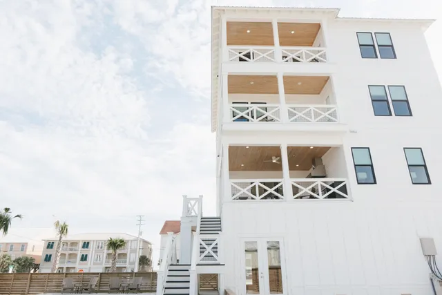 $3,225,000 | 7944 Gulf Boulevard, Navarre, FL 32566