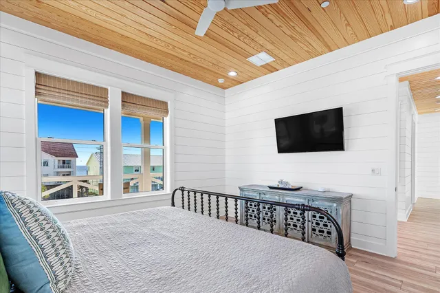 $3,225,000 | 7944 Gulf Boulevard, Navarre, FL 32566