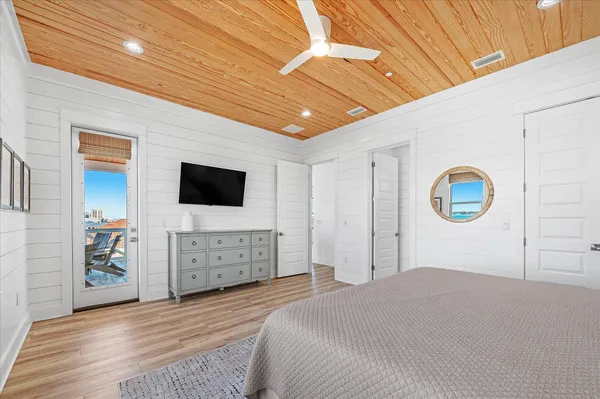 $3,225,000 | 7944 Gulf Boulevard, Navarre, FL 32566