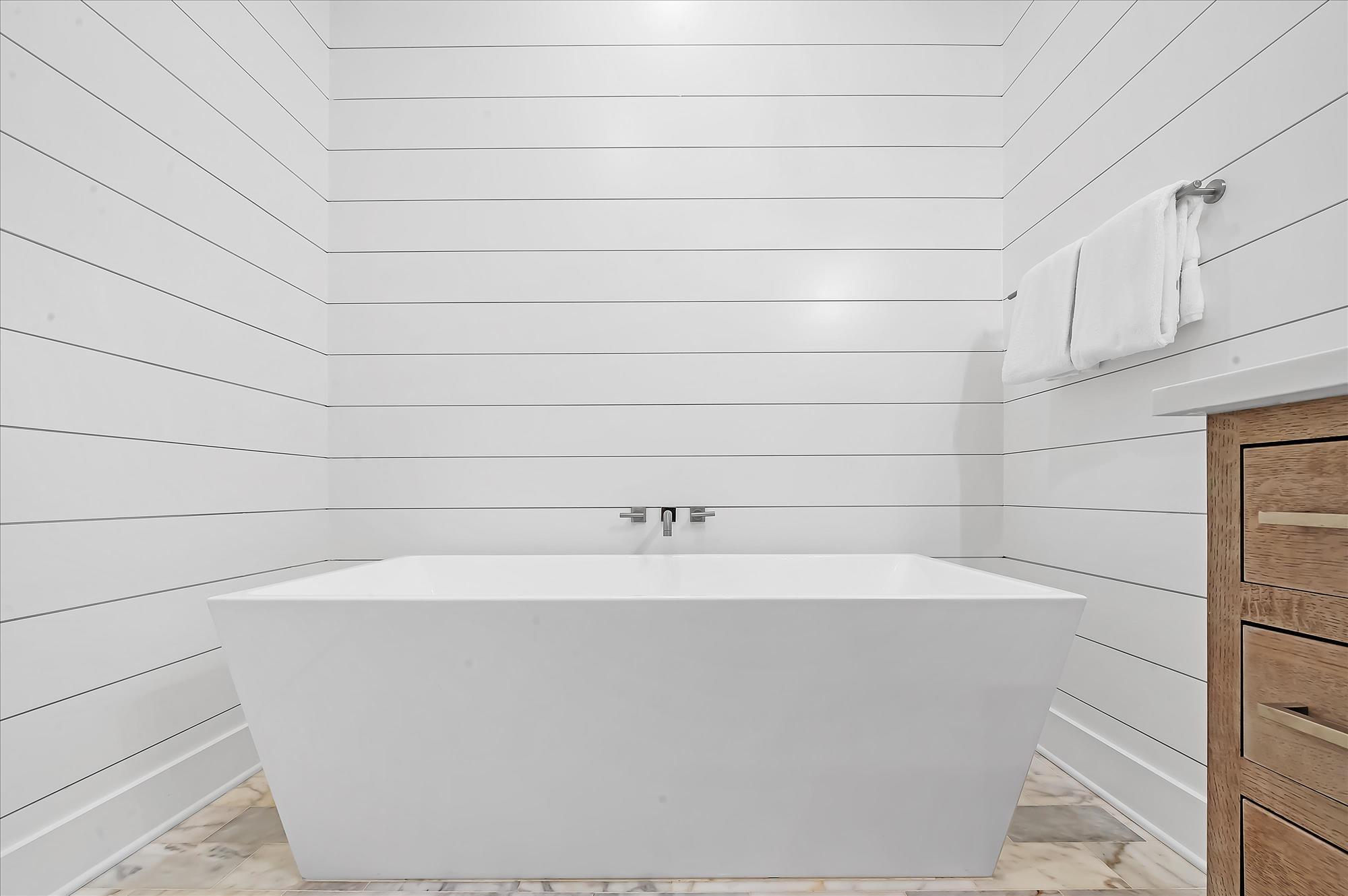 7944 Gulf Boulevard Navarre, FL 32566 - Photo 55 of 86 50_f8_7944Gulf_050