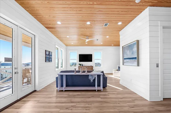 $3,225,000 | 7944 Gulf Boulevard, Navarre, FL 32566