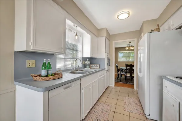 $2,500 | 847 Carlingford Lane, Houston, TX 77079