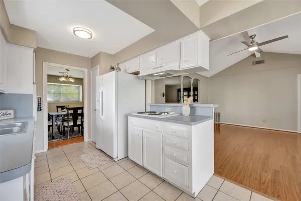 $2,500 | 847 Carlingford Lane, Houston, TX 77079