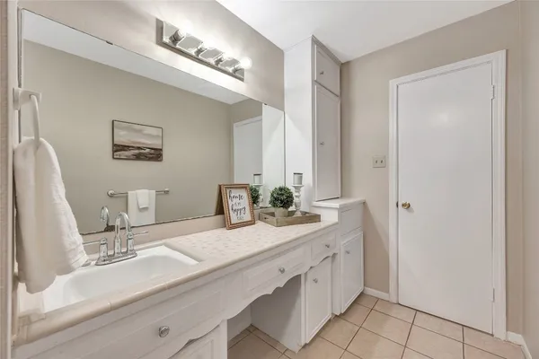 $2,500 | 847 Carlingford Lane, Houston, TX 77079