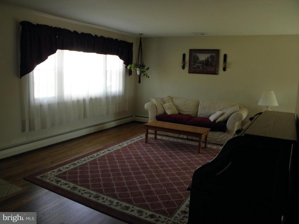 614 Hampden Road Elizabethtown, PA 17022 - Photo 6 of 18