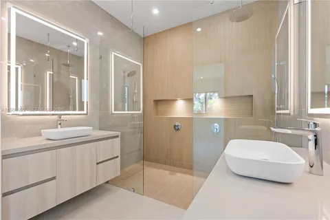 $2,736,000 | 6221 Southwest 60th Street, South Miami, FL 33143