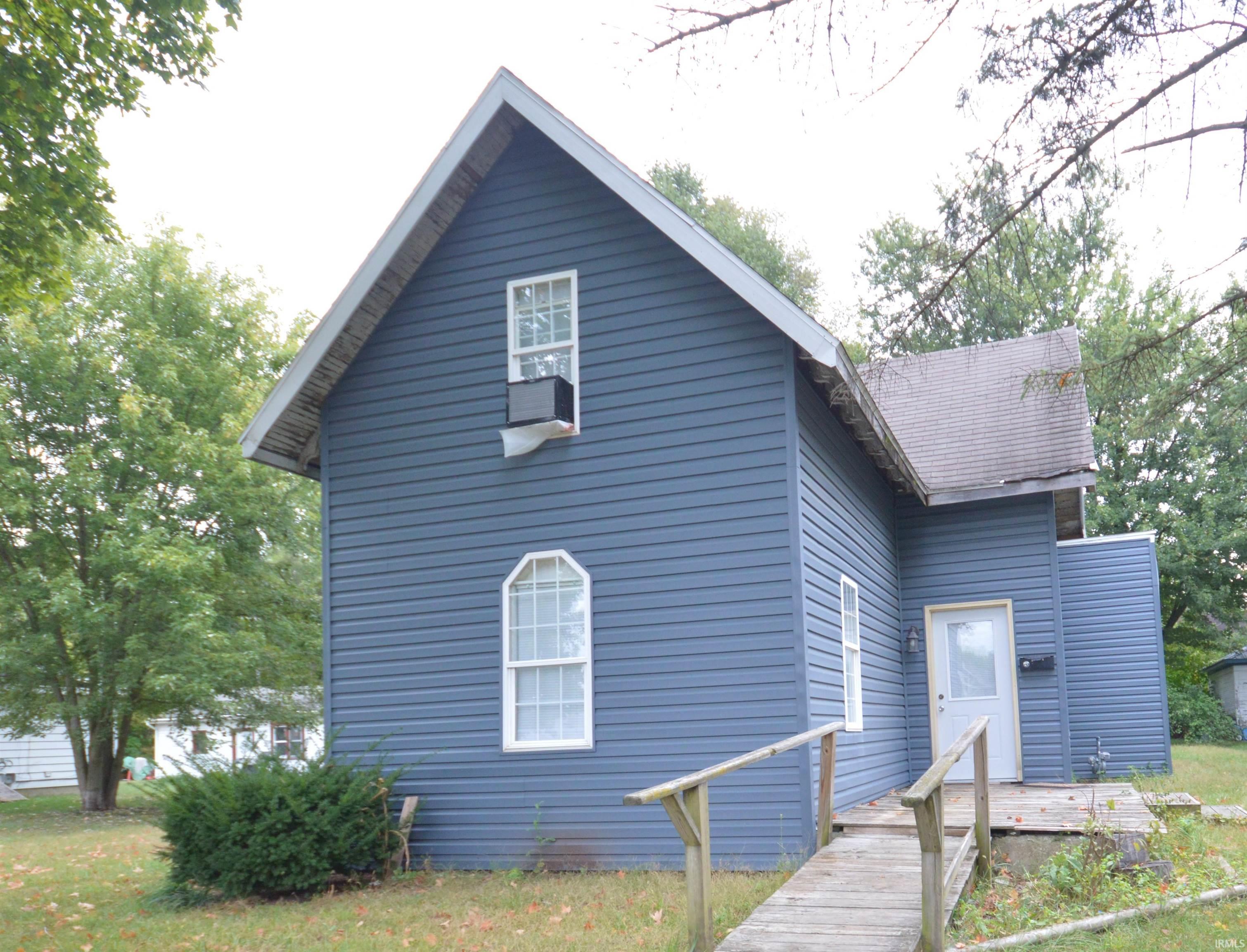 1027 Elm Street Rochester, IN 46975 - Photo 2 of 14