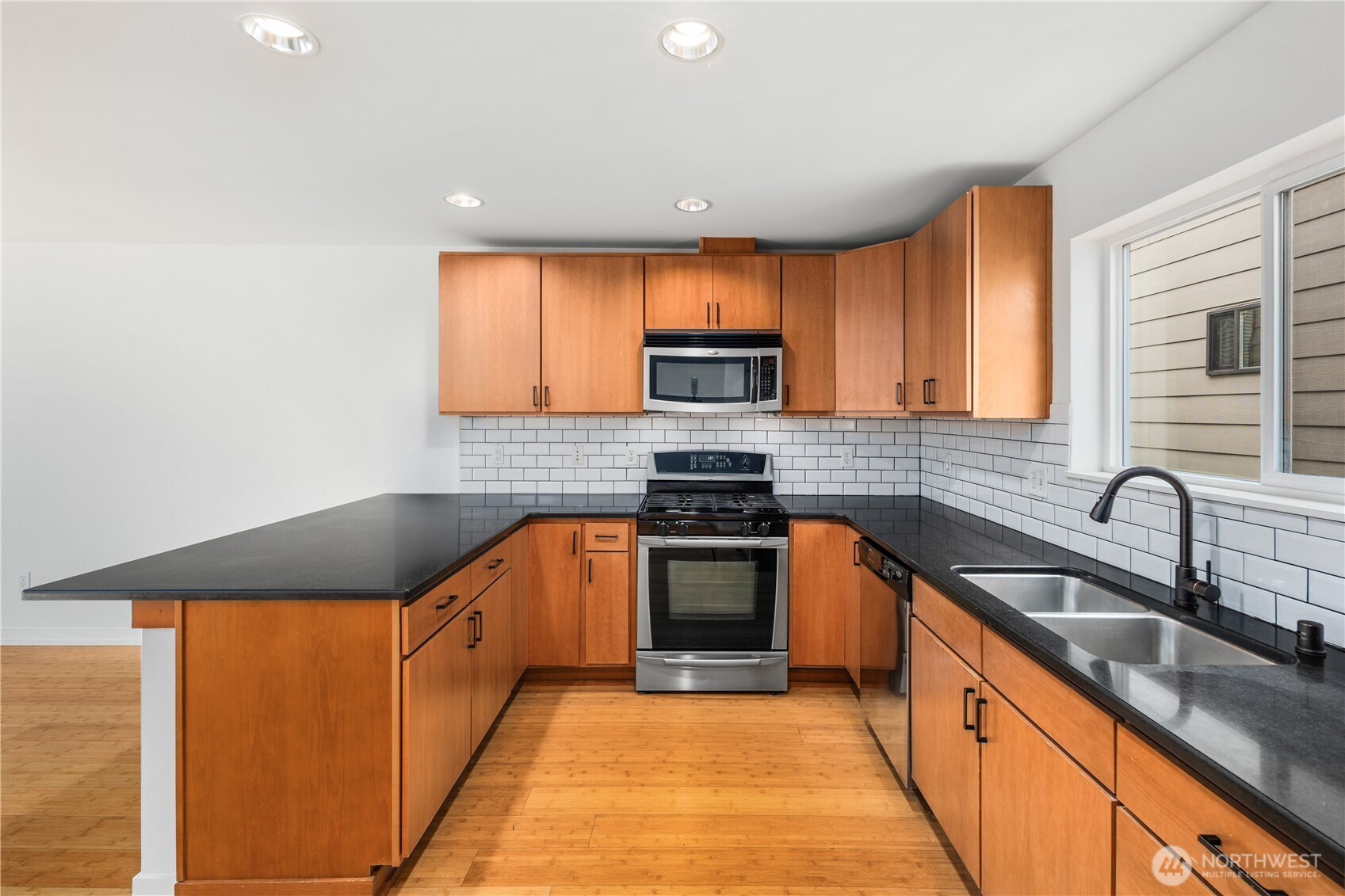 2017 Northwest 59th Street, Unit A Seattle, WA 98107 - Photo 12 of 32