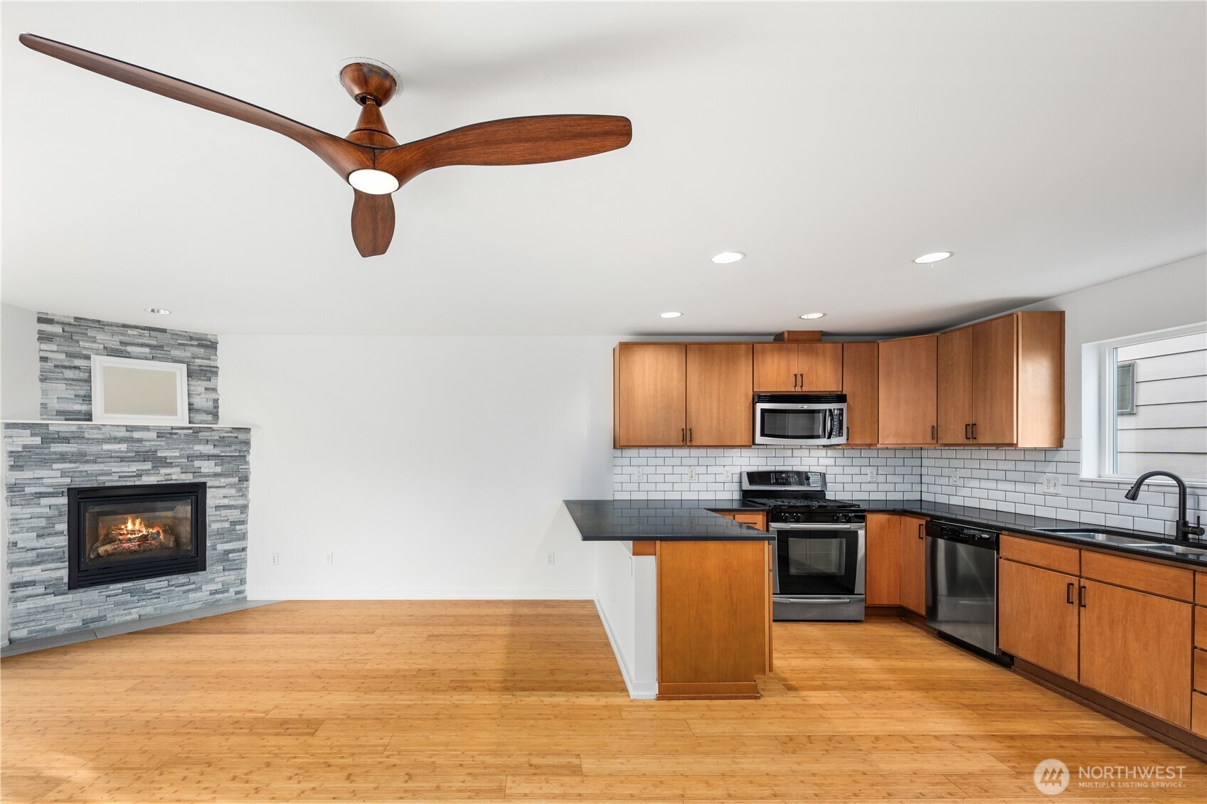 2017 Northwest 59th Street, Unit A Seattle, WA 98107 - Photo 9 of 32