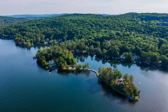 $800,000 | 123 Peninsula Drive, Poultney, VT 05774