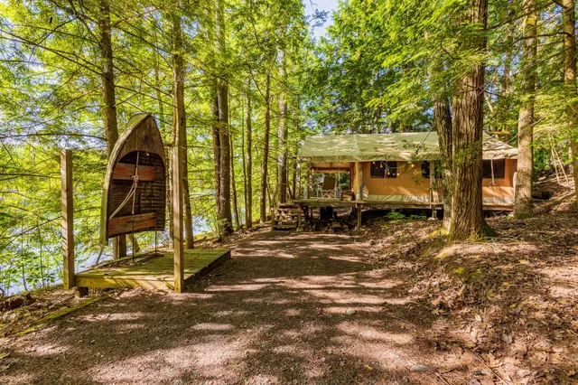 $800,000 | 123 Peninsula Drive, Poultney, VT 05774