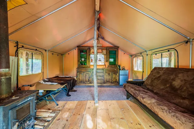 $800,000 | 123 Peninsula Drive, Poultney, VT 05774