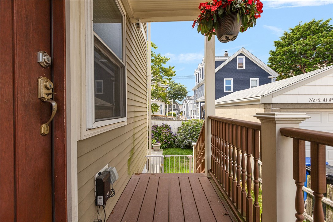 13 Vaughan Avenue Newport, RI 02840 - Photo 15 of 36