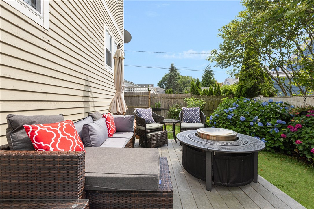 13 Vaughan Avenue Newport, RI 02840 - Photo 18 of 36