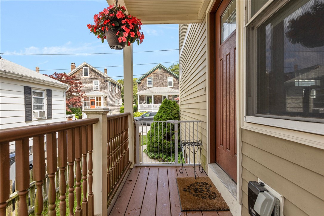 13 Vaughan Avenue Newport, RI 02840 - Photo 2 of 36