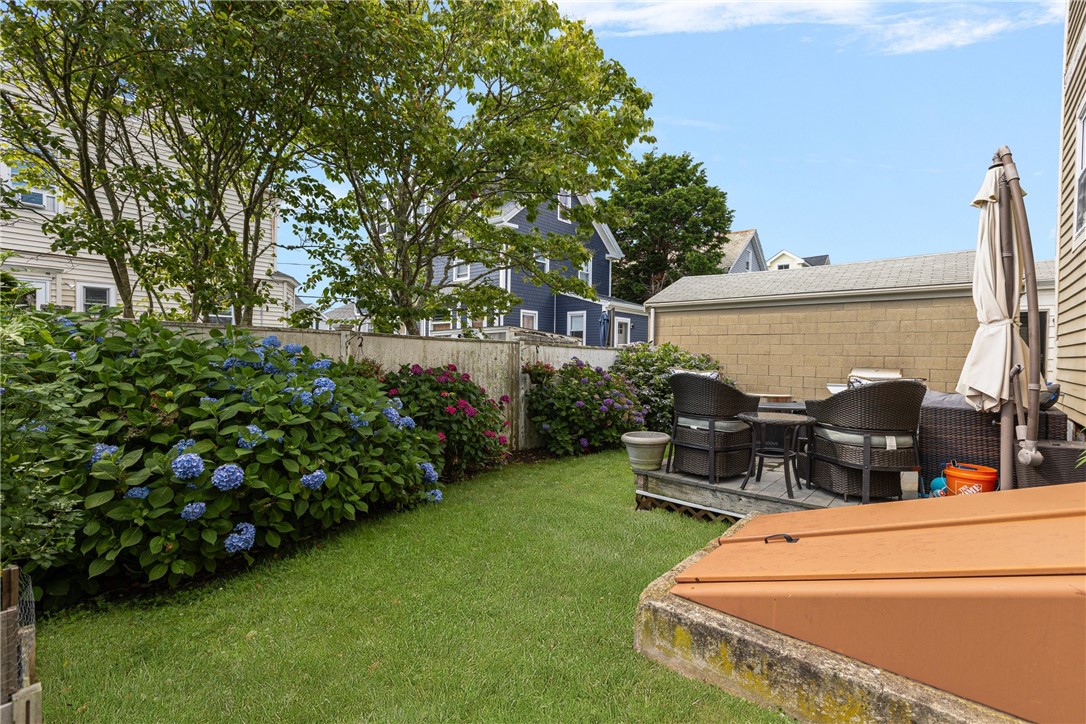 13 Vaughan Avenue Newport, RI 02840 - Photo 22 of 36
