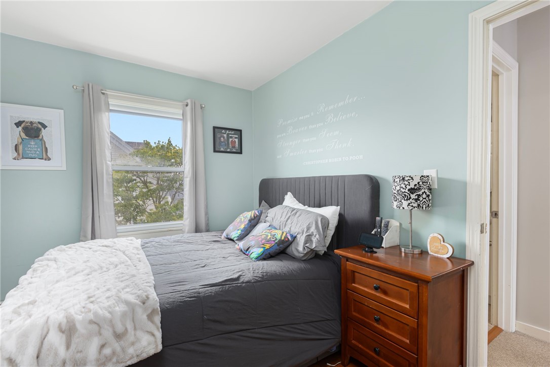 13 Vaughan Avenue Newport, RI 02840 - Photo 24 of 36