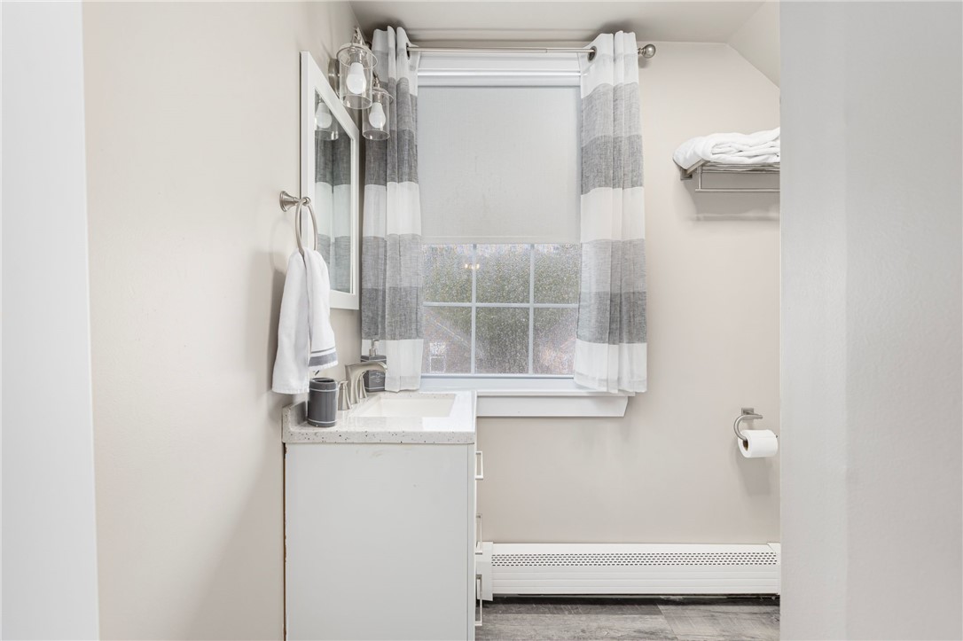 13 Vaughan Avenue Newport, RI 02840 - Photo 32 of 36