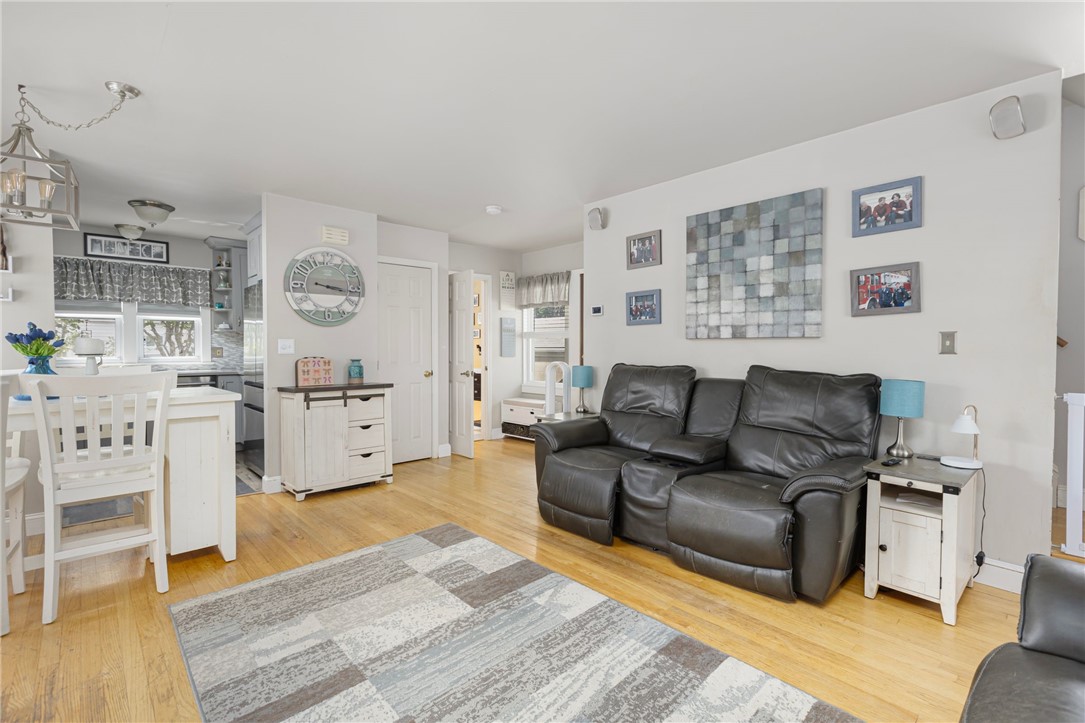 13 Vaughan Avenue Newport, RI 02840 - Photo 7 of 36