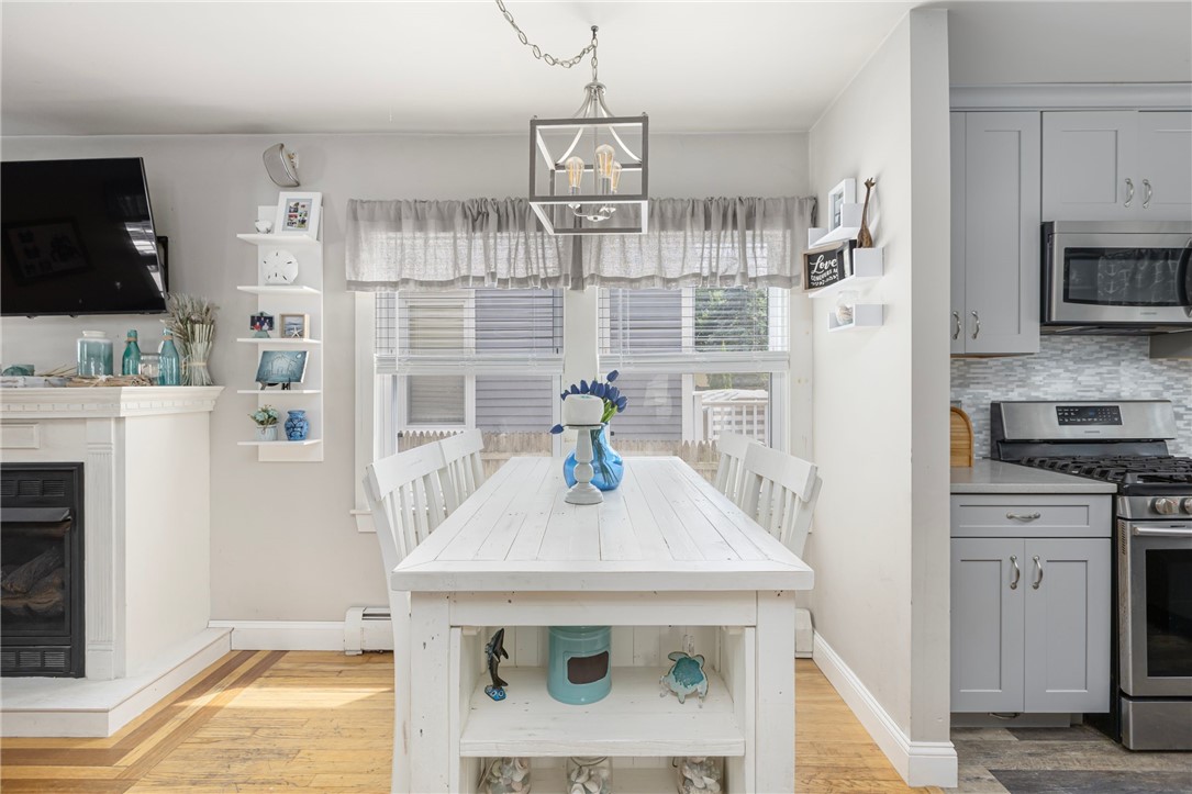 13 Vaughan Avenue Newport, RI 02840 - Photo 9 of 36