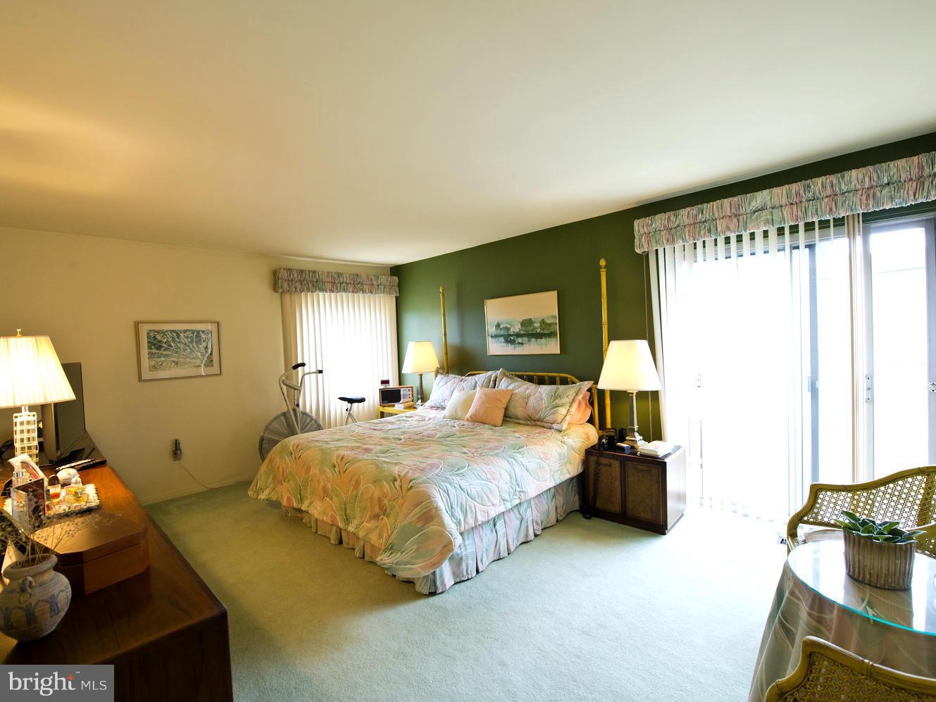 33 Stonehenge Circle, Unit 11 Baltimore, MD 21208 - Photo 14 of 21 Lots of room