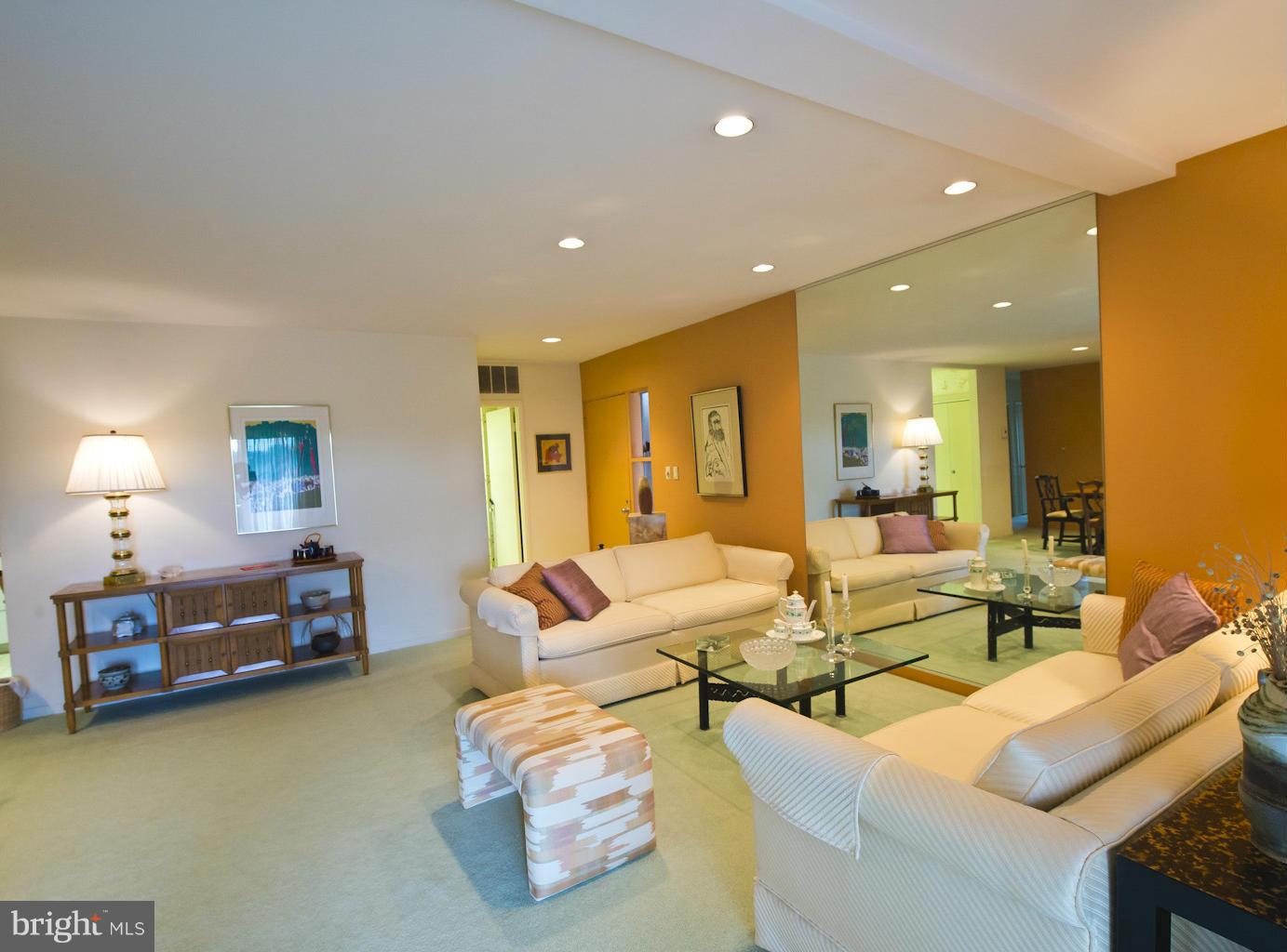 33 Stonehenge Circle, Unit 11 Baltimore, MD 21208 - Photo 4 of 21 Living Room