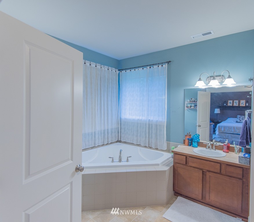 12144 Banner Road Southeast Olalla, WA 98359 - Photo 13 of 25 Gallery Image 13